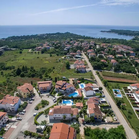 Paradiso 1 Mit Pool Apartment Poreč