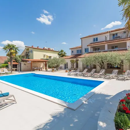 Apartment Paradiso 1 Mit Pool