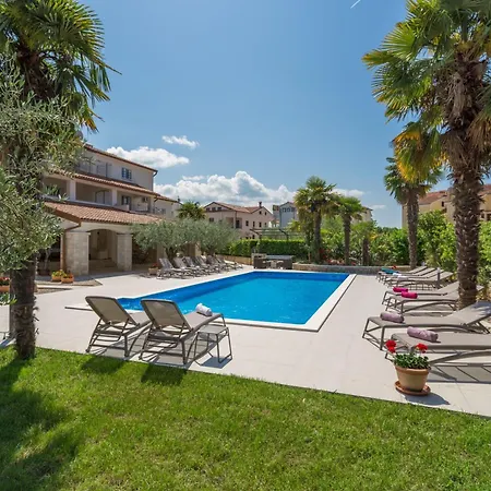 Paradiso 1 Mit Pool Apartment